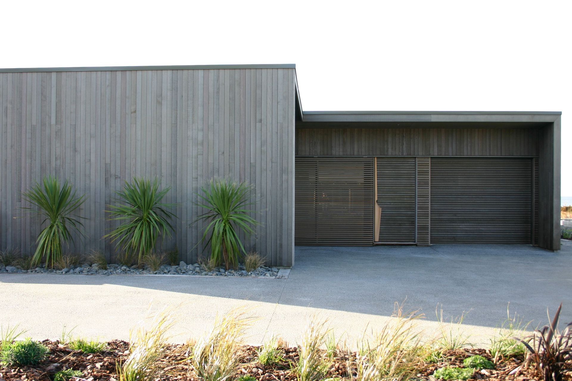 Omaha Beach House by Daniel Marshall Architects