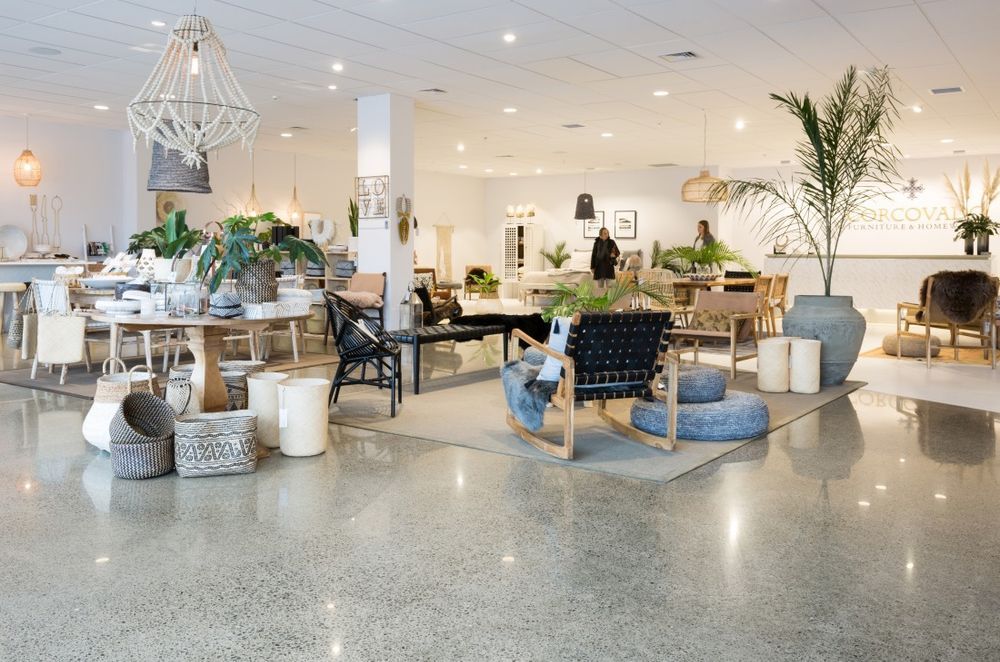 The most traditional diamond polished finish, Urban combines cost effectiveness with excellent random stone exposure