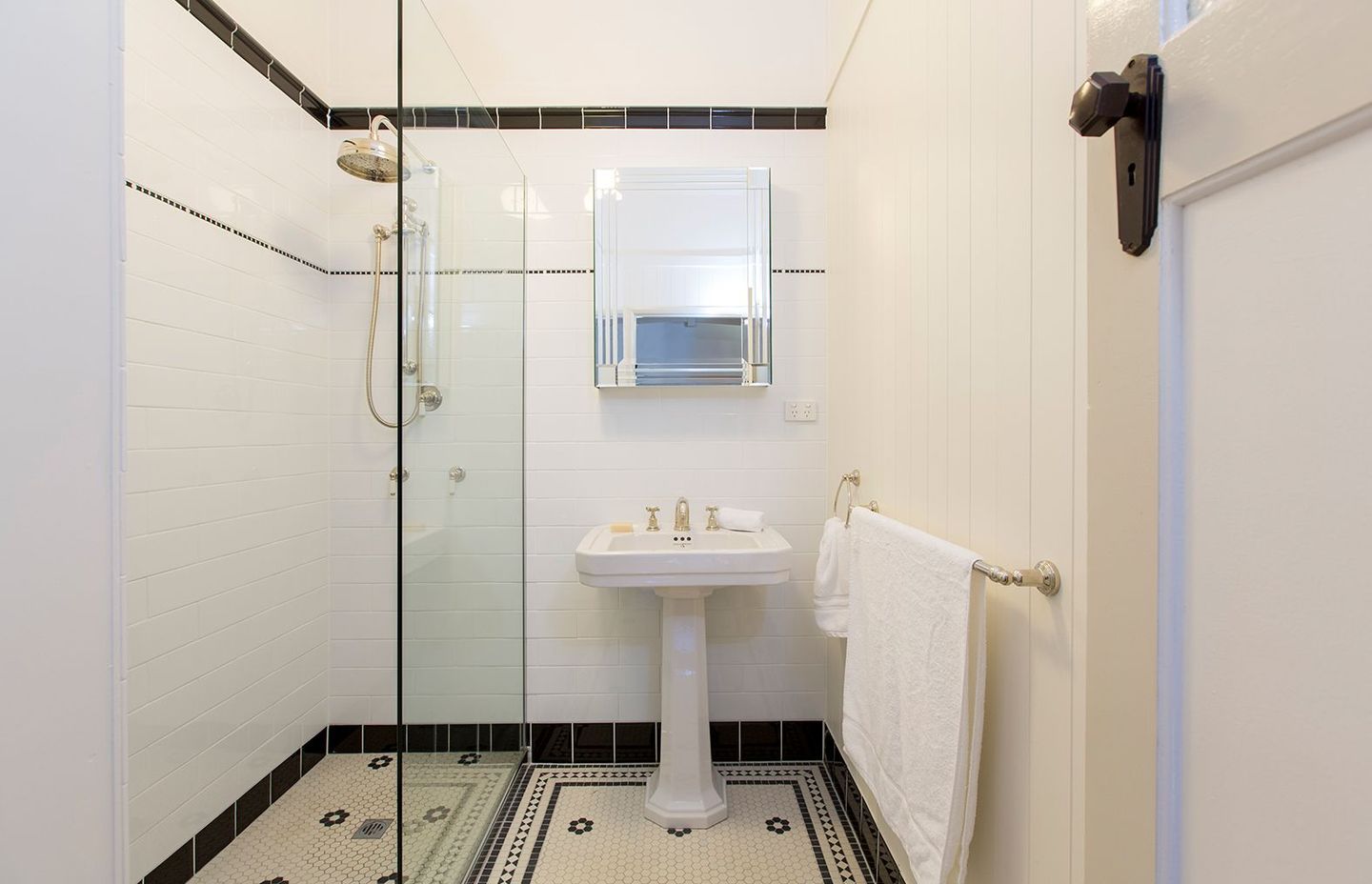 Perrin & Rowe Art Deco 630mm pedestal basin