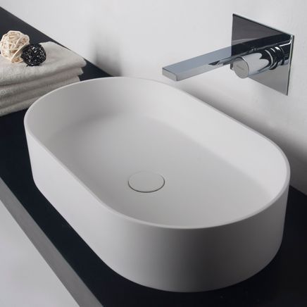 Slim and understated: the latest trend for bathroom basins and vanities