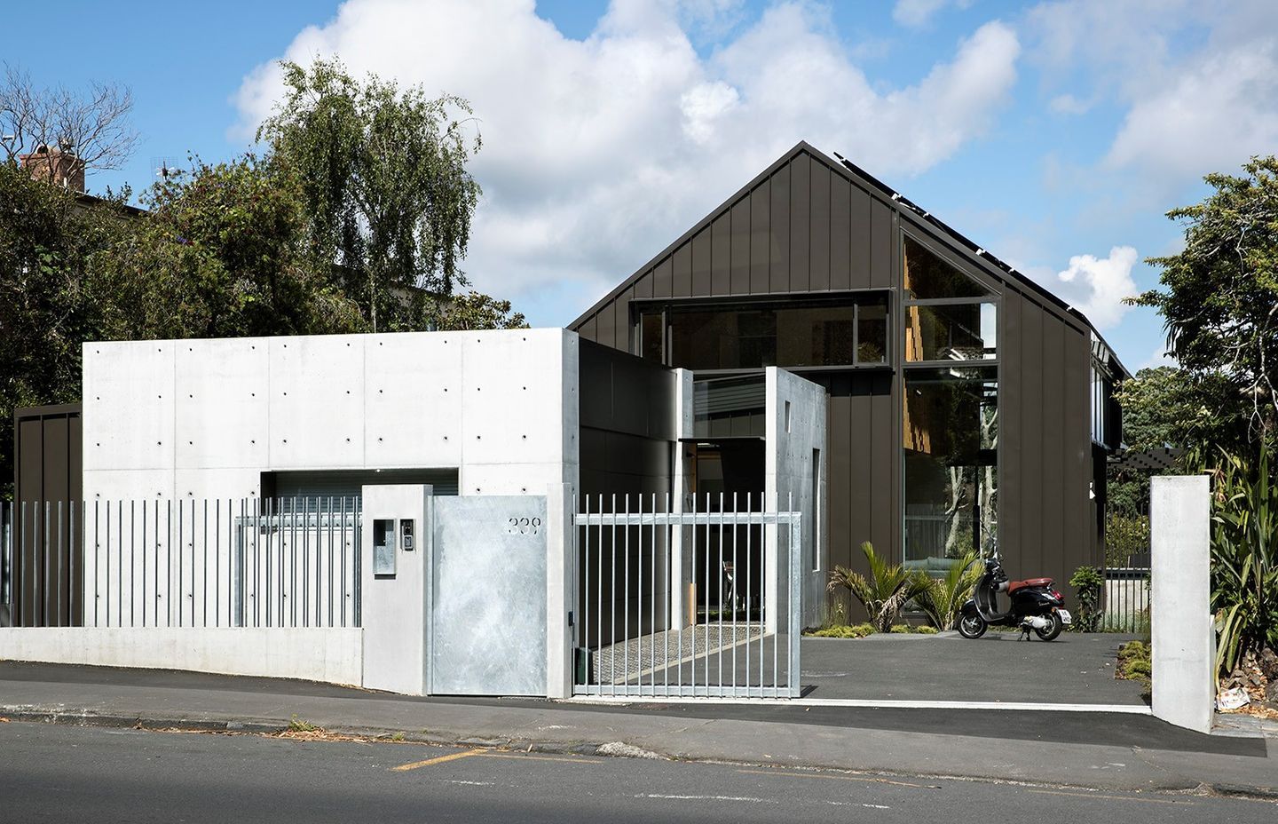 339 is situated on a busy road with constant diesel fumes, so utilises robust materials such as in-situ concrete, galvanised steel and easy wash-down Colorsteel cladding. By Strachan Group Architects. Photo by Simon Devitt.