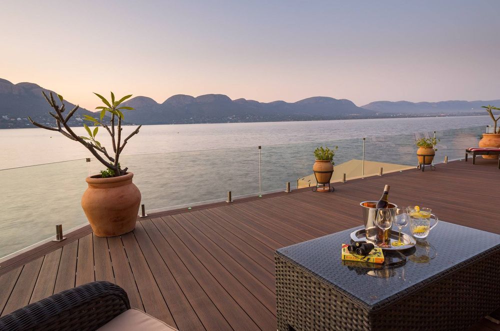 Classy composite Eva-Last® decking by ITI Timspec.