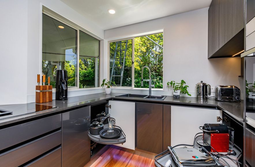 "Quirky yet Sophisticated: A Kitchen with a Twist"