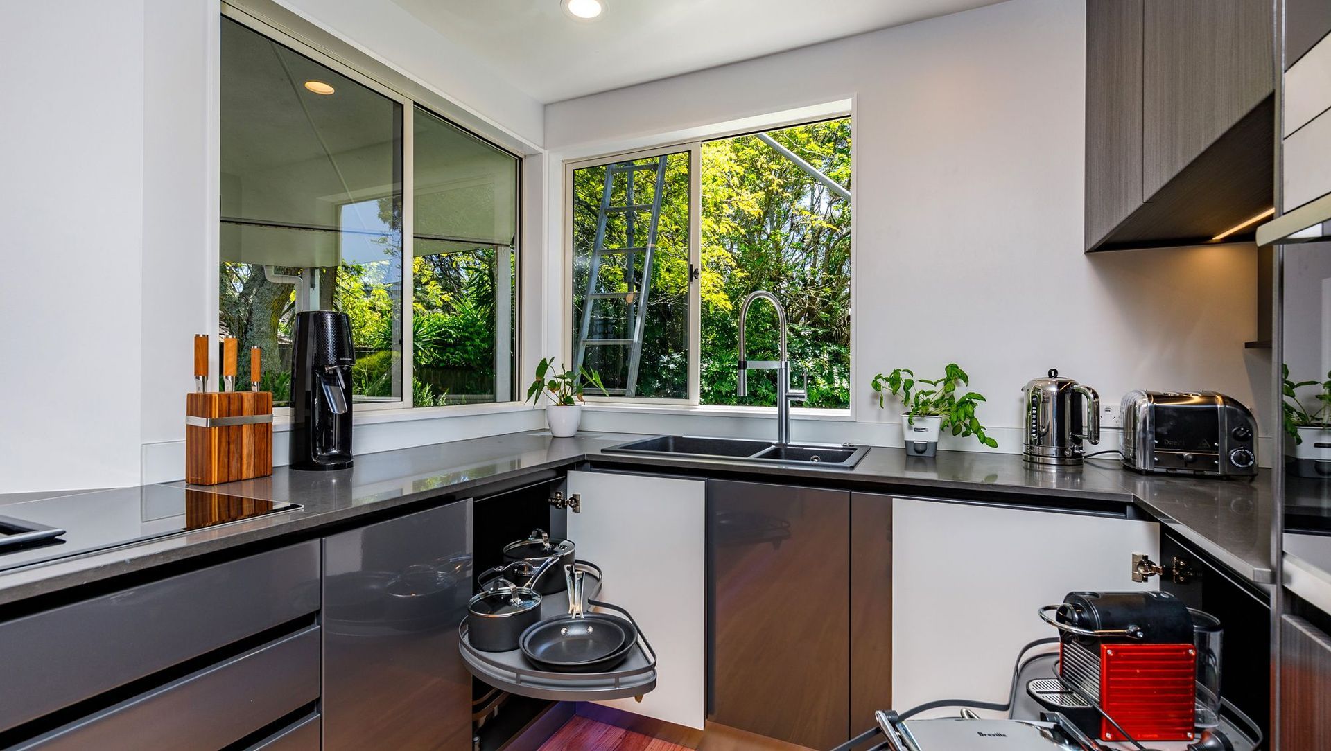 "Quirky yet Sophisticated: A Kitchen with a Twist" banner