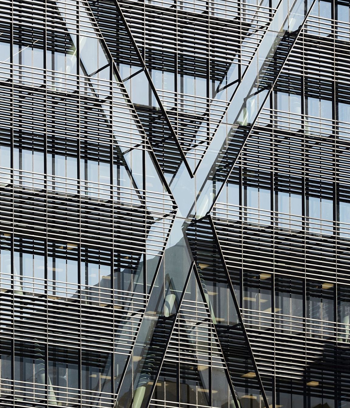 The diagrid is expressed throughout the building, including the sunshading.