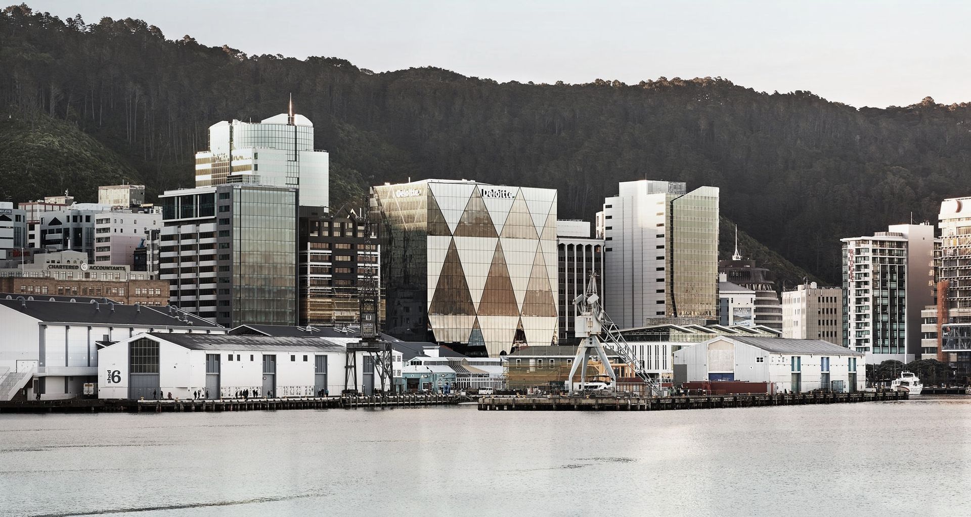 20 Customhouse Quay (XXCQ) banner