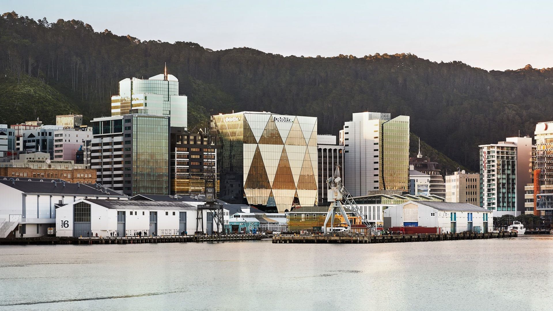 20 Customhouse Quay (XXCQ) banner