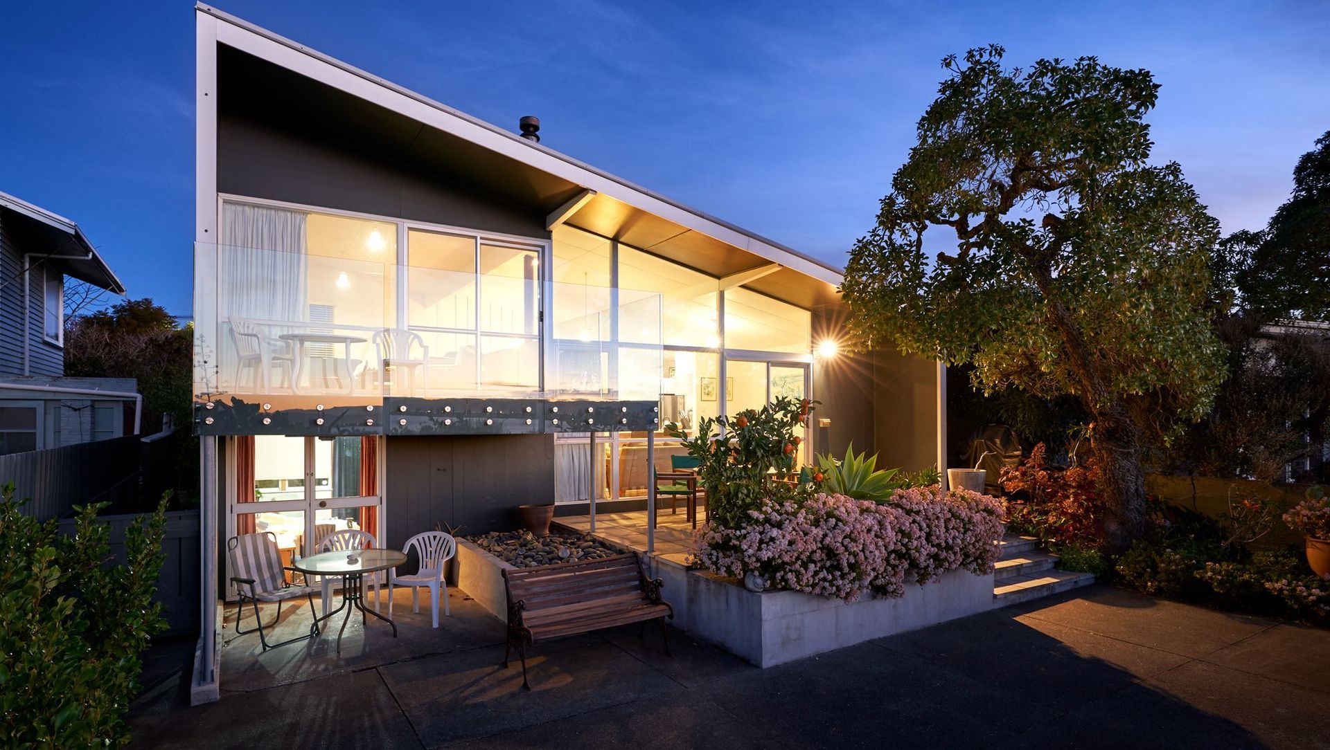 Whakarire Ave banner