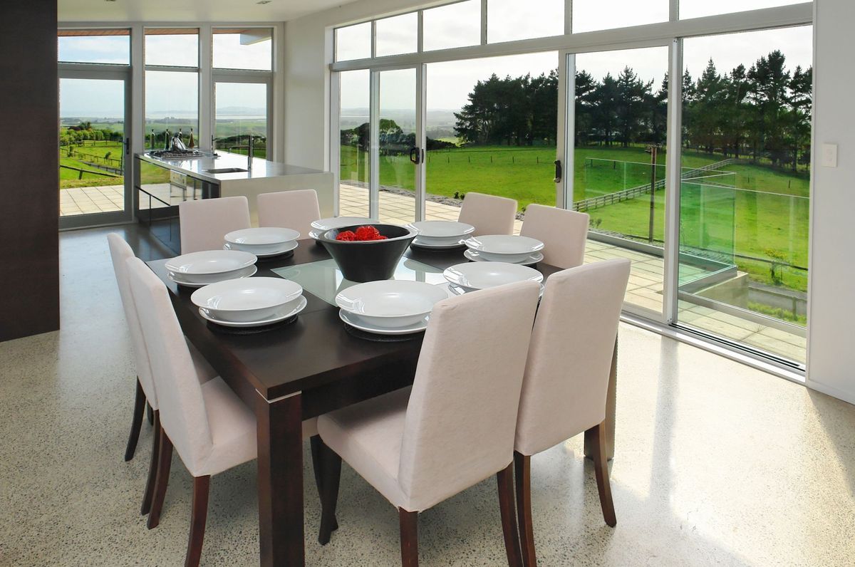 “A Masterpiece of Design: Seamlessly Blending Detail & Outdoor Connection”