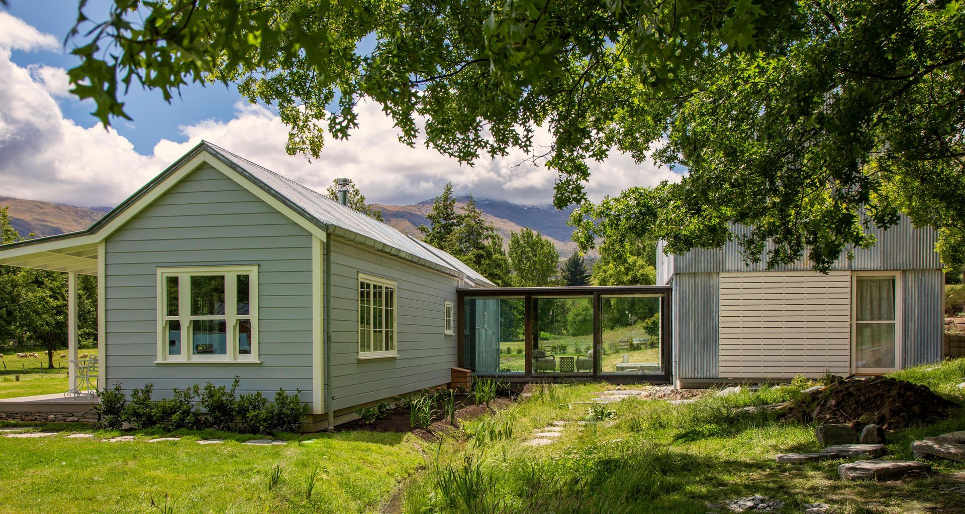 Lake Hayes Cottage | Anna-Marie Chin Architects banner