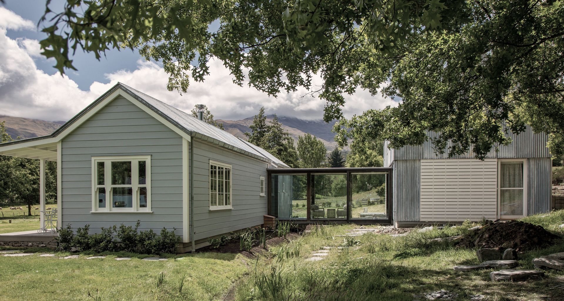 Lake Hayes Cottage | Anna-Marie Chin Architects banner