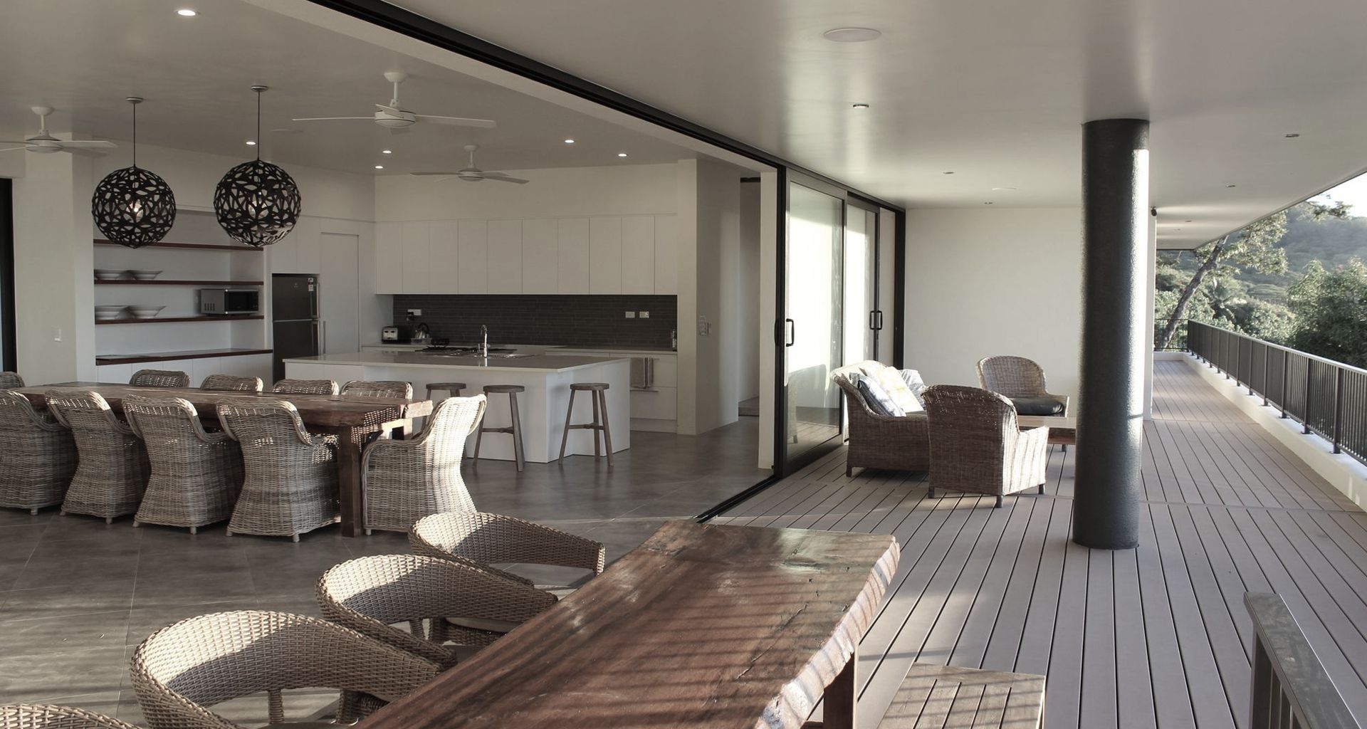 Raro House banner
