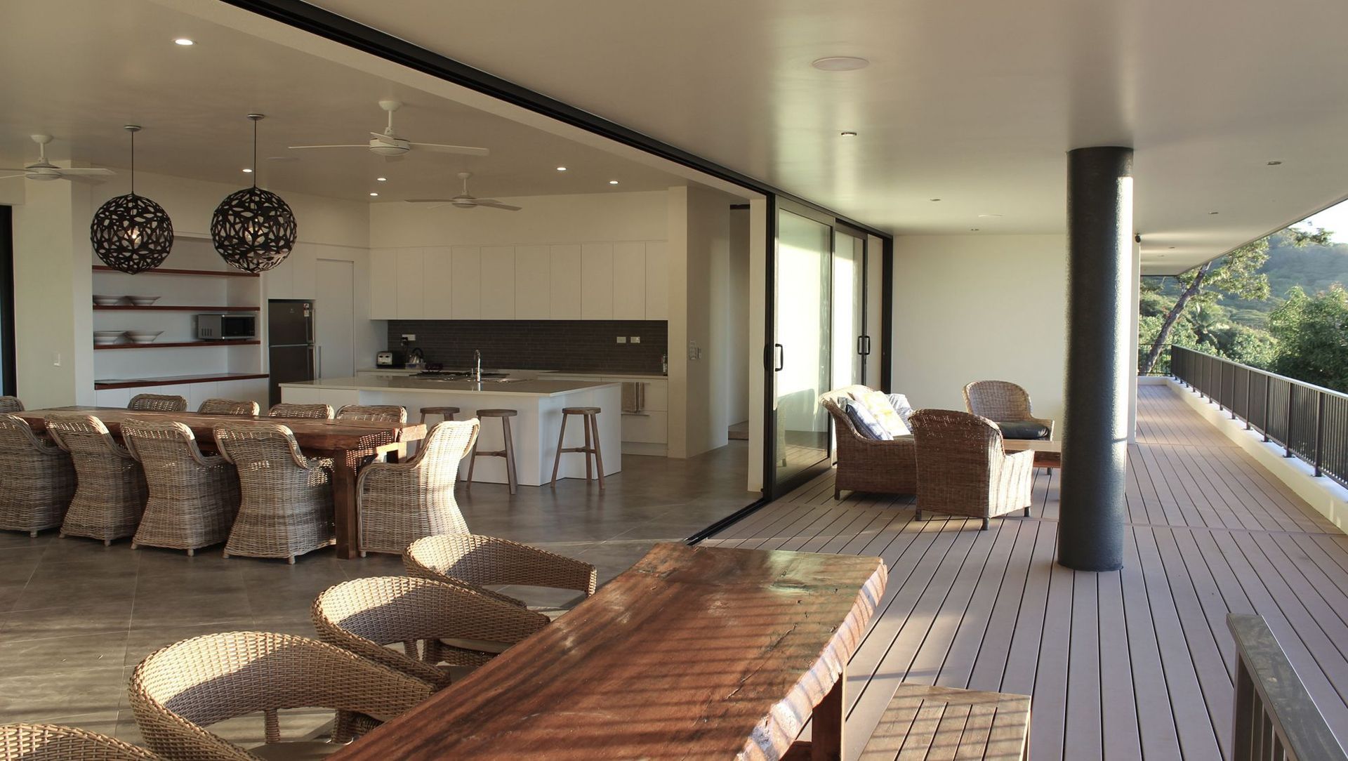 Raro House banner