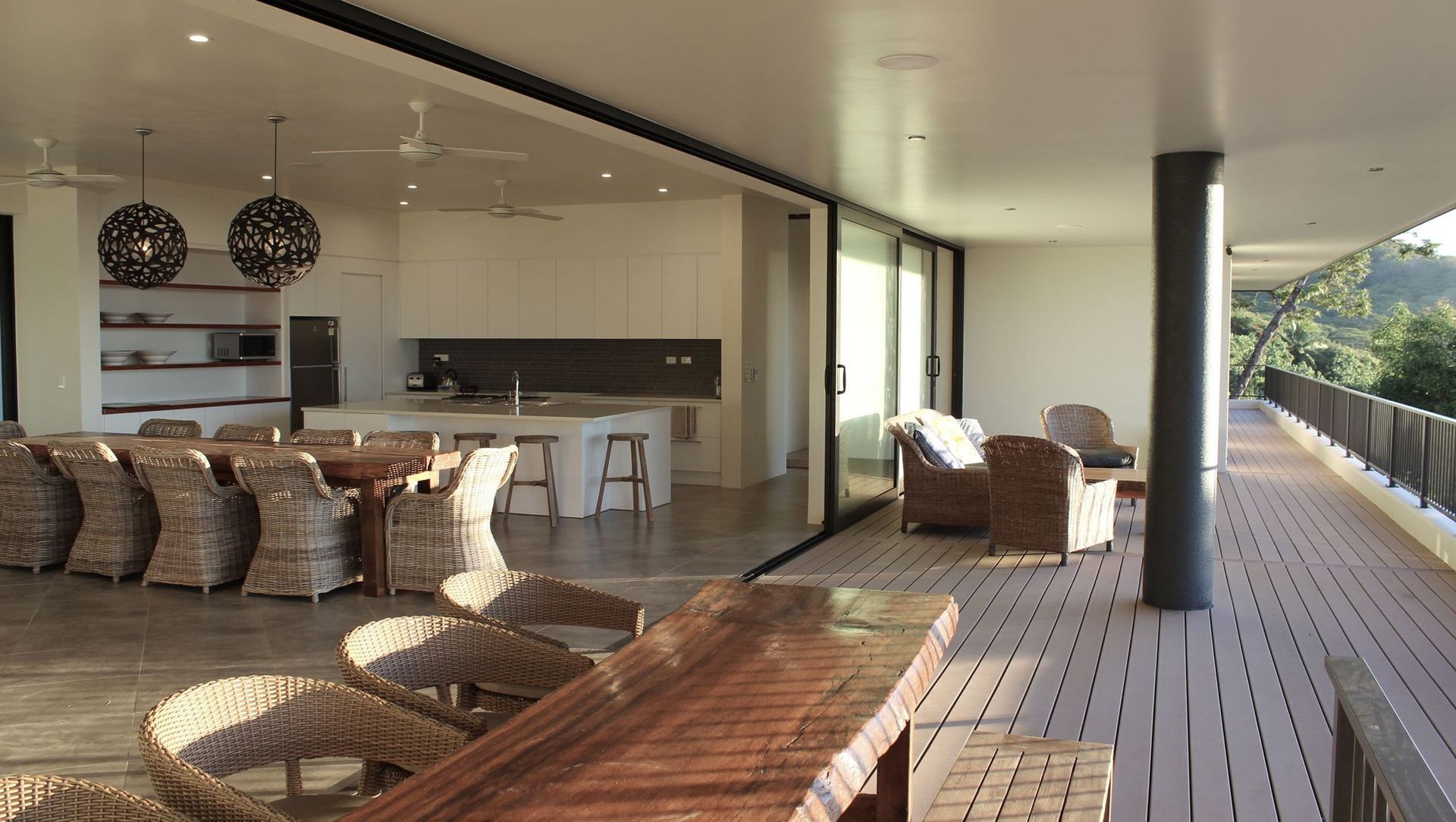 Raro House banner