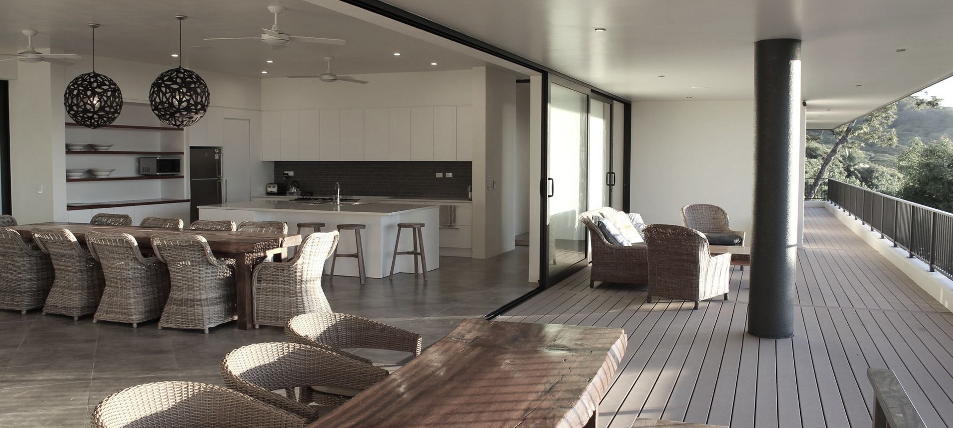 Raro House banner