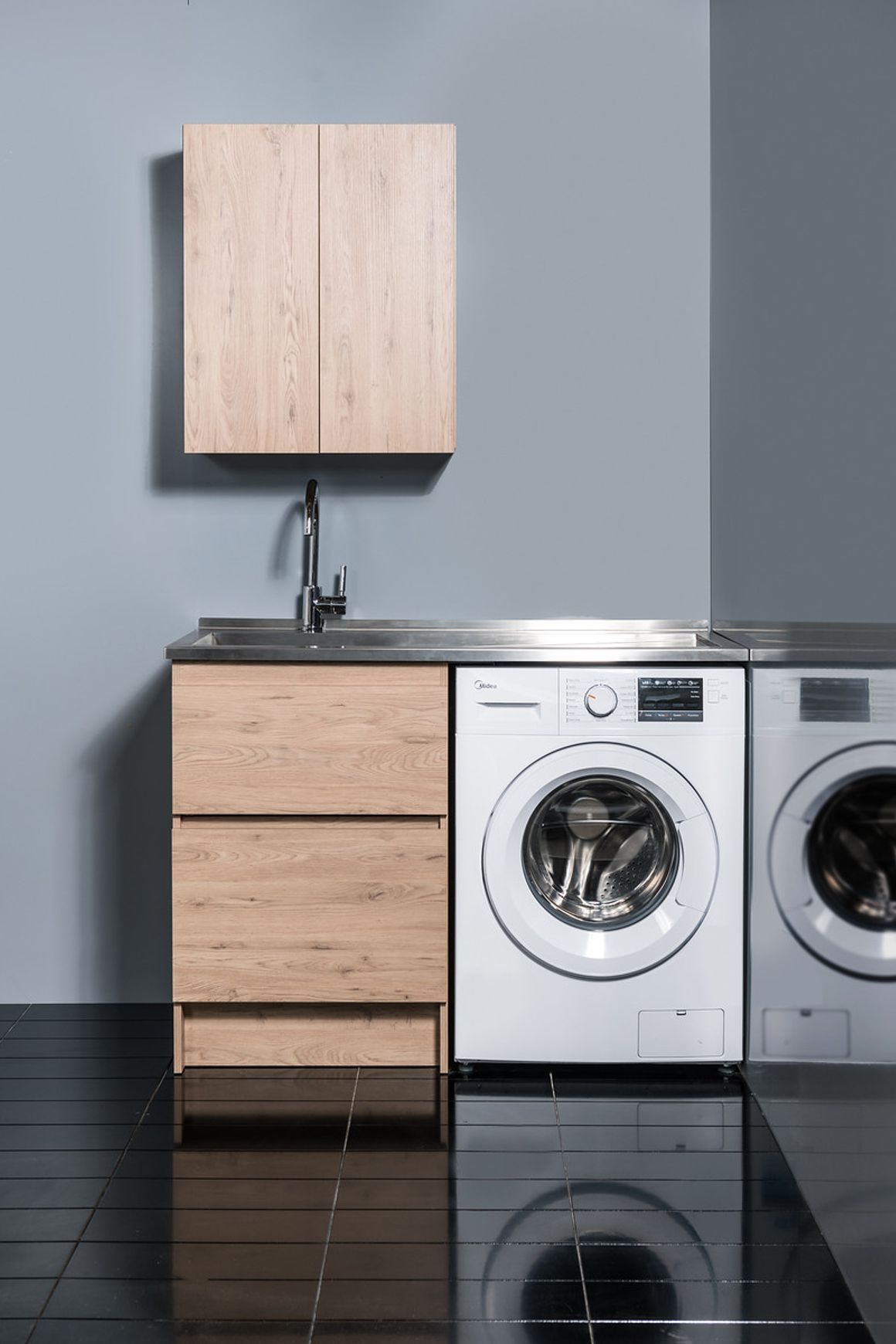 600 Laundry Cabinet