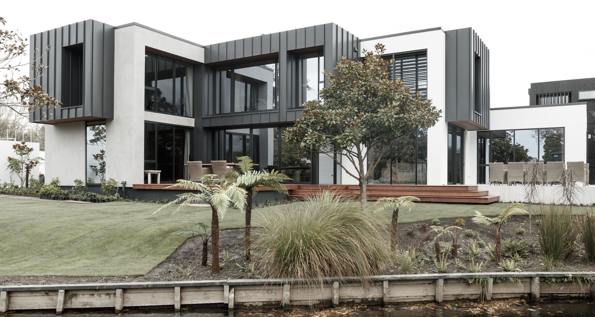 Hometrends Clifford Build banner