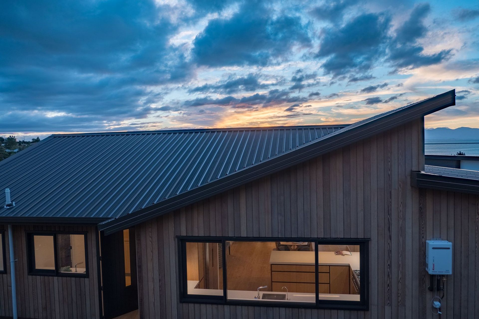 Supporting Image 1 for Space Craft