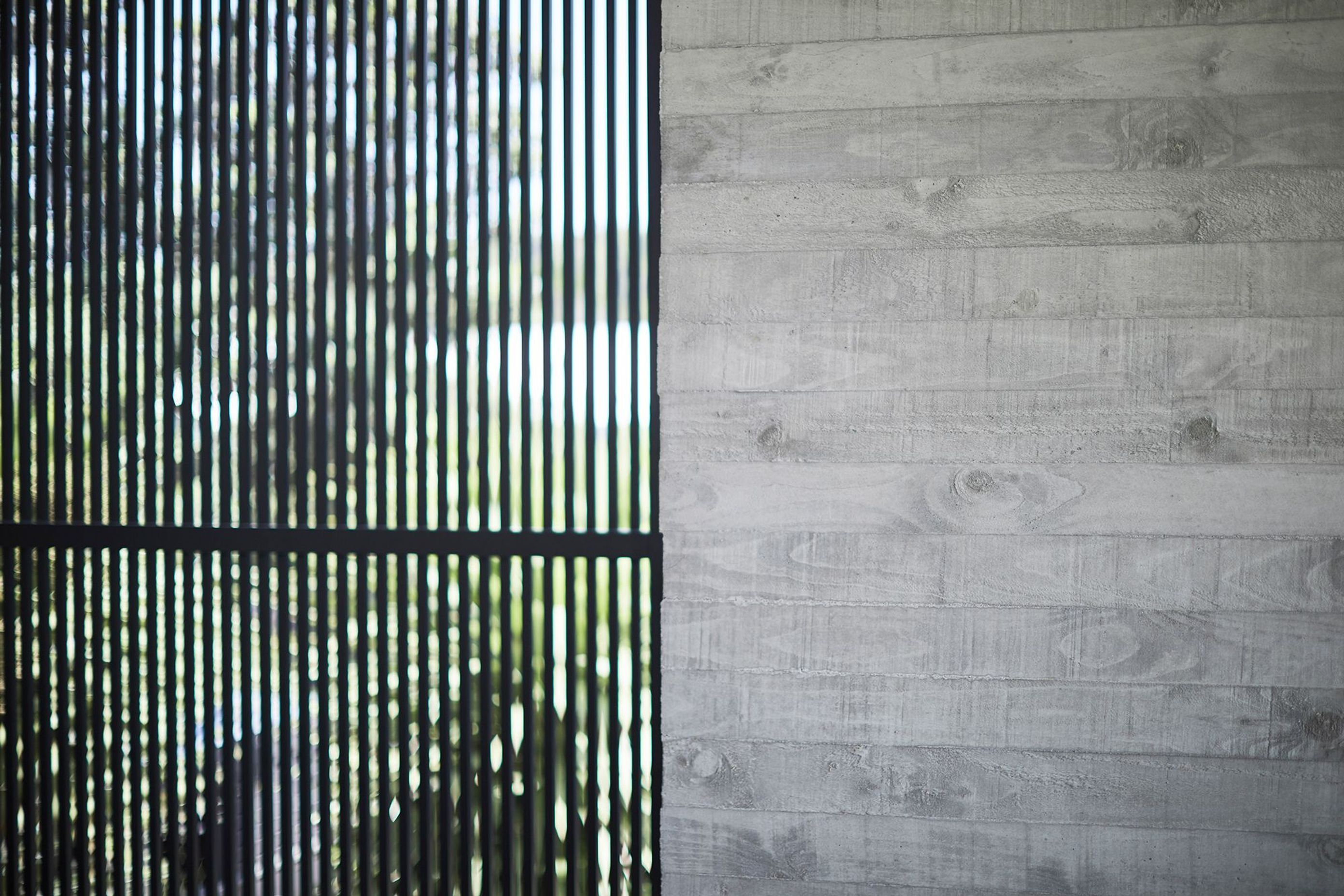 The use of traditional exposed in situ concrete came from the idea that the house needed to be both pure in form and robust.
