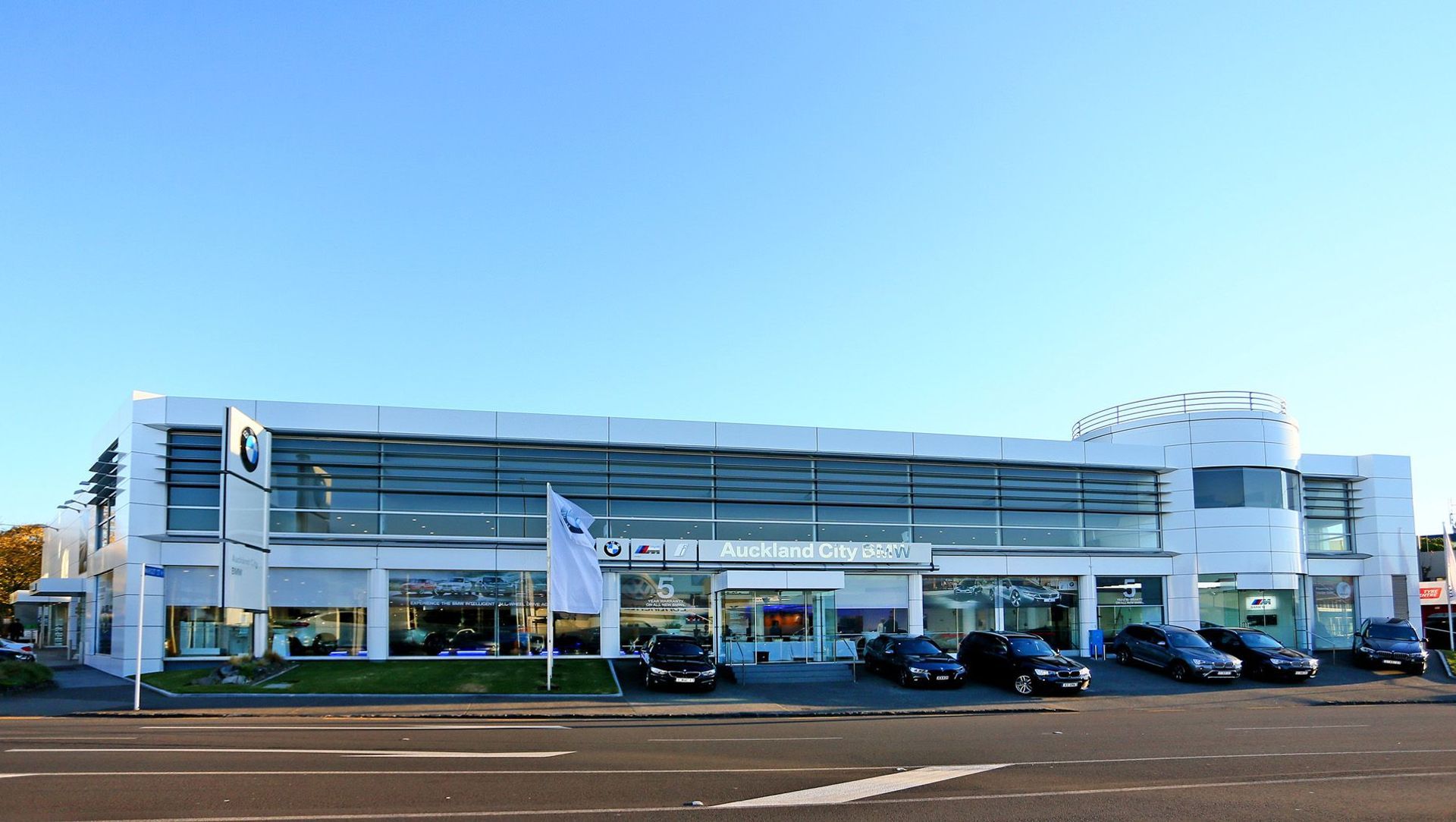 AK City BMW banner