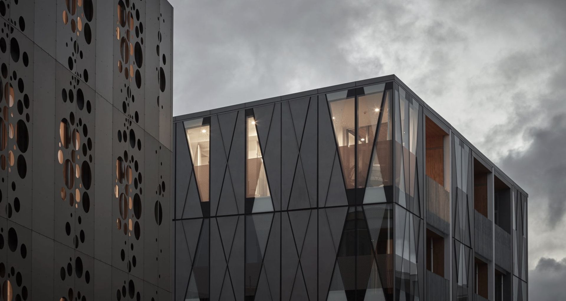 Aria Apartments banner