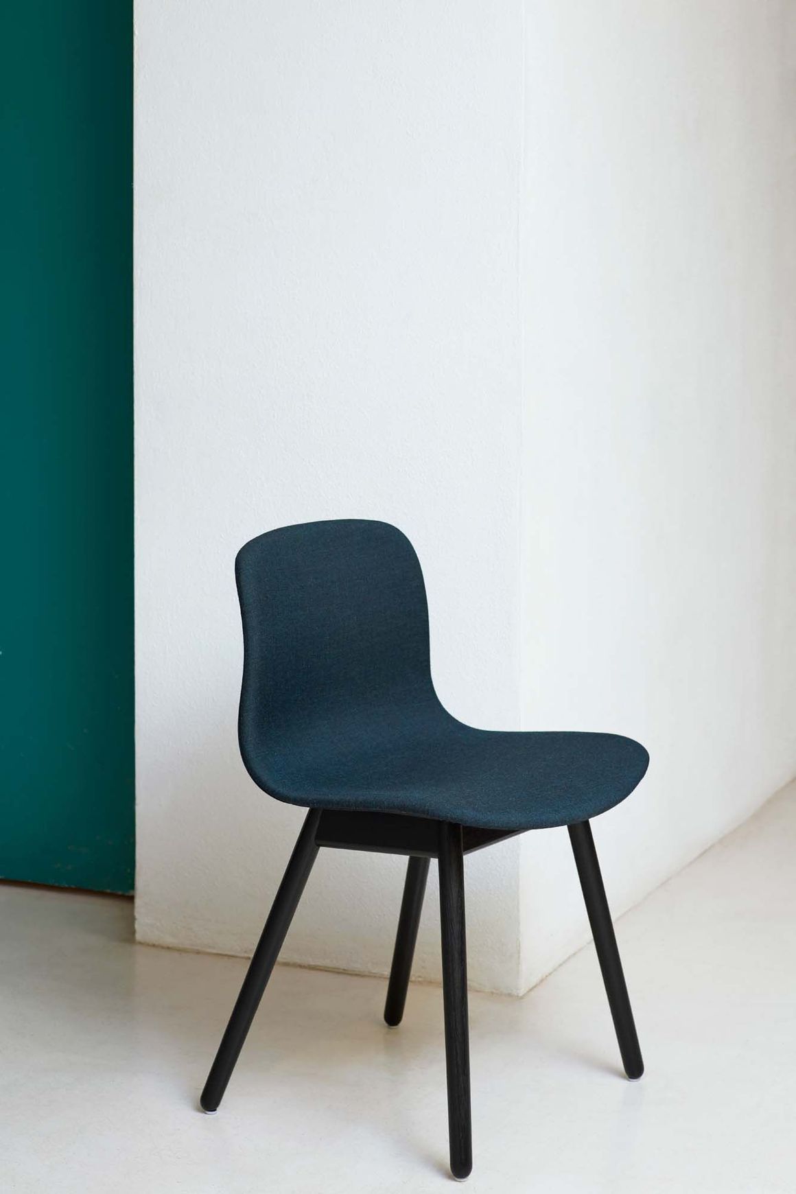 About A Chair AAC12 / AAC13 by HAY
