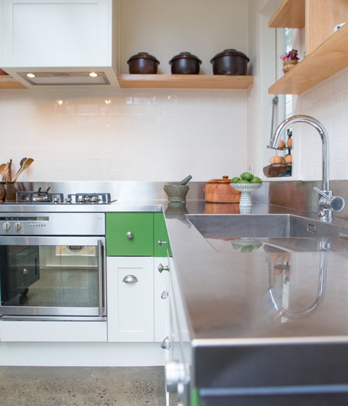 Practical stainless steel benchtop.