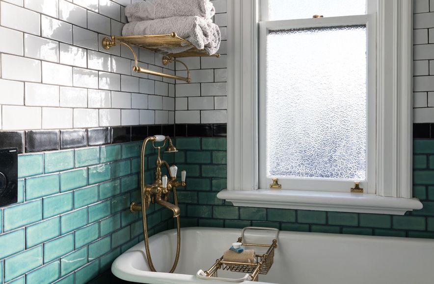 Adelaide Road, Wellington Bathroom