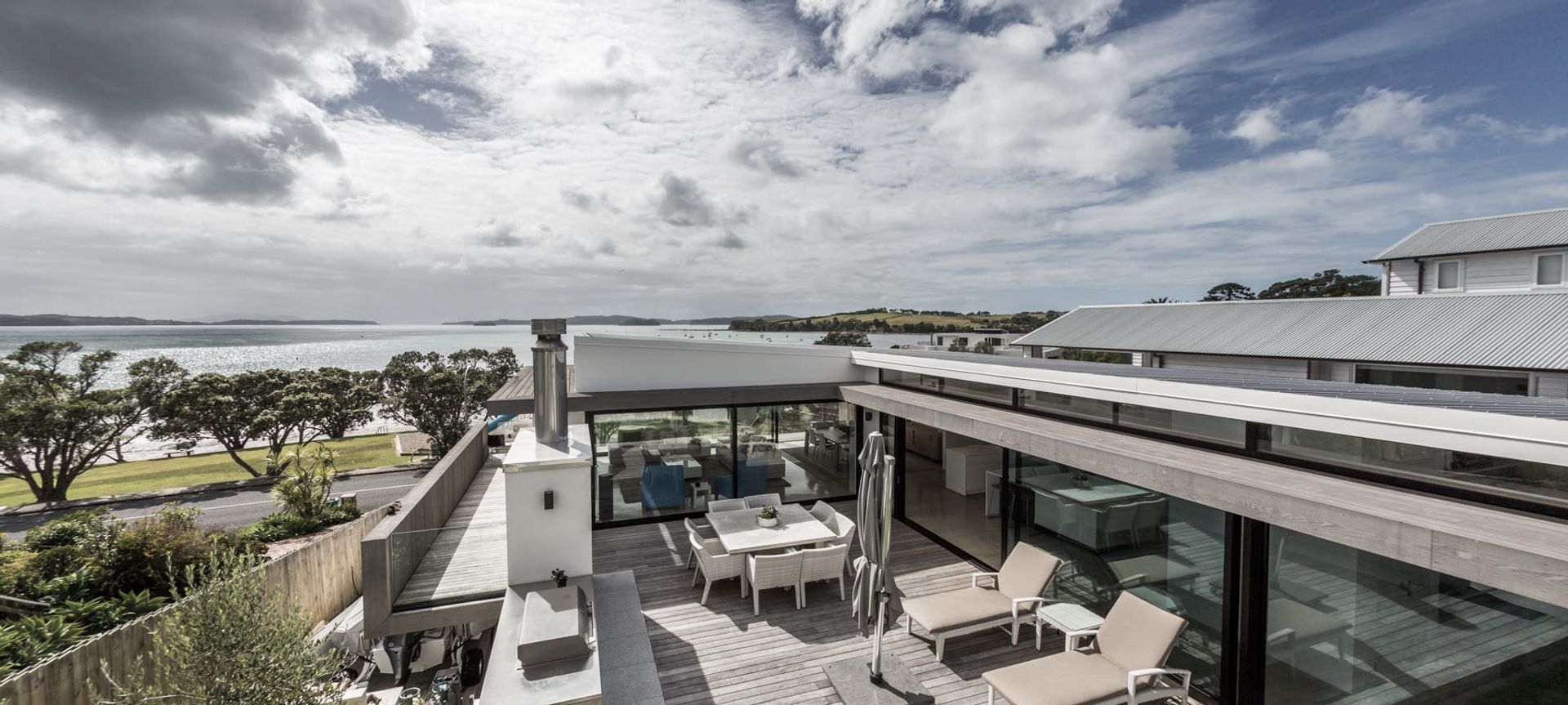 Algies Bay Home banner