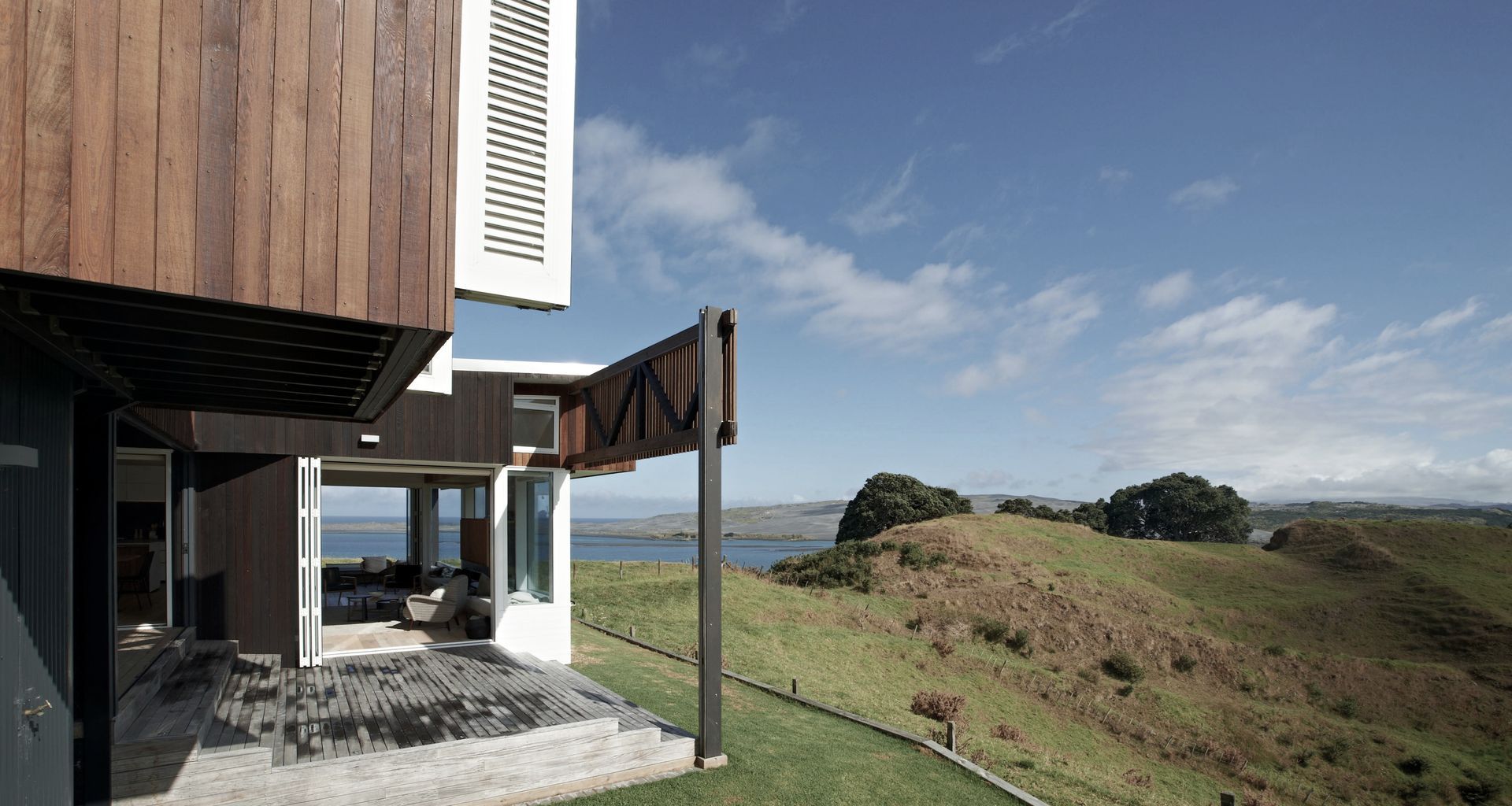 Deep blue sea views from sweeping wide open rooms make for a intensely relaxing experiece.