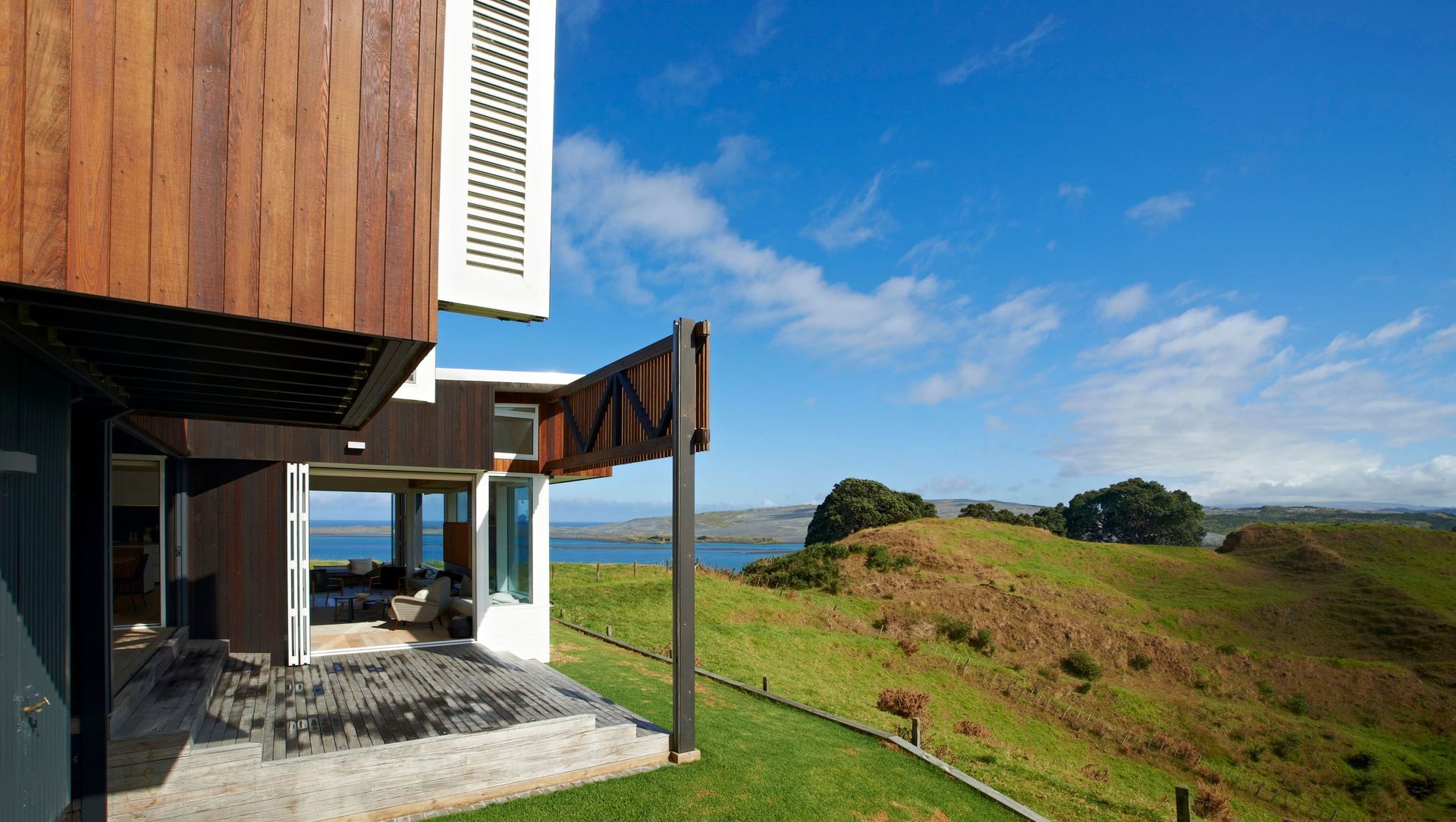 Deep blue sea views from sweeping wide open rooms make for a intensely relaxing experiece.