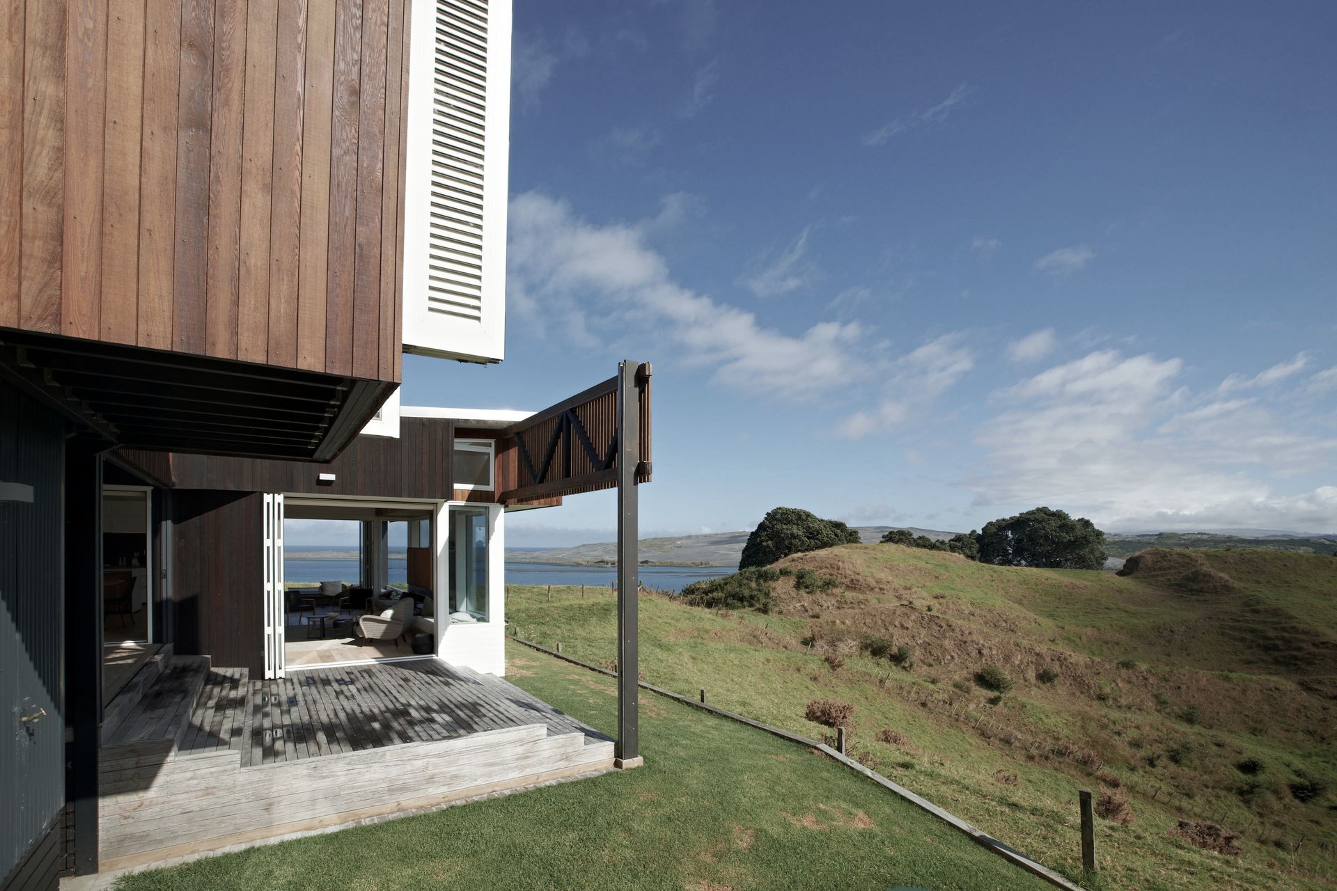 Deep blue sea views from sweeping wide open rooms make for a intensely relaxing experiece.