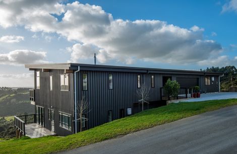 Ara Kotinga, Brookby