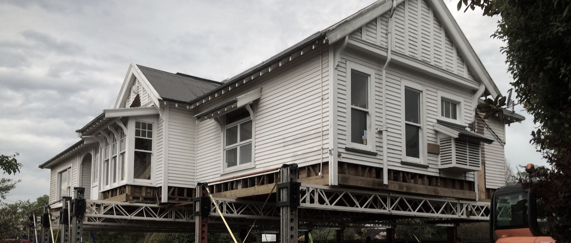 Hero Banner for Auckland House Lifting
