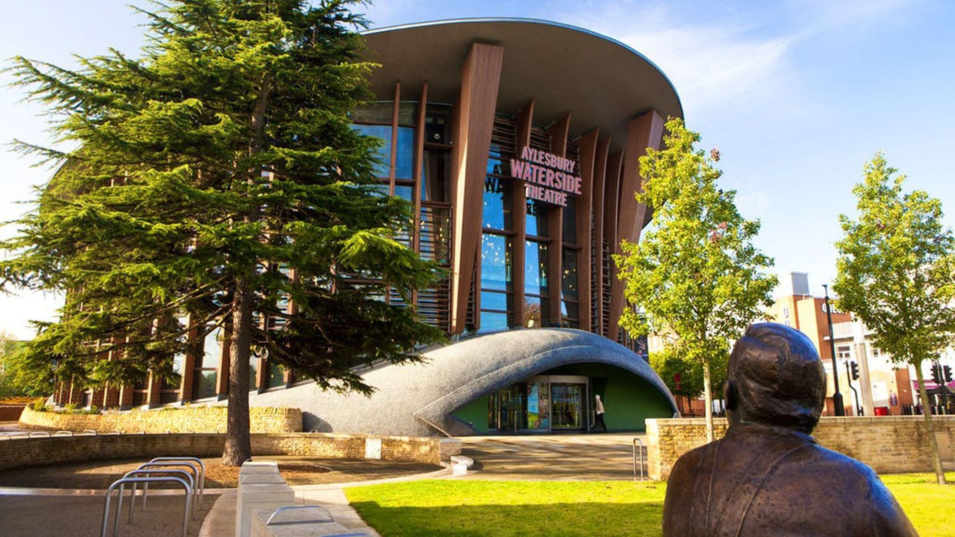Perfect Pebble, Aylesbury Waterside Theatre, Bukinghamshire. banner