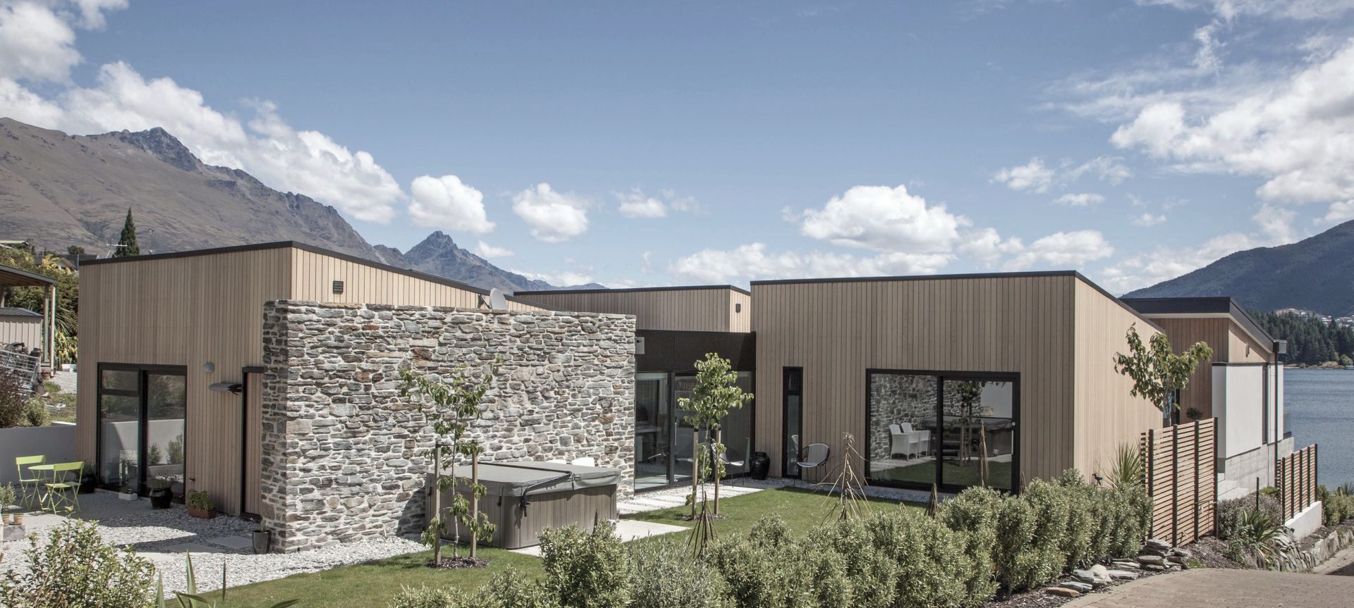 Bayview House | Warren Mahoney Architects banner