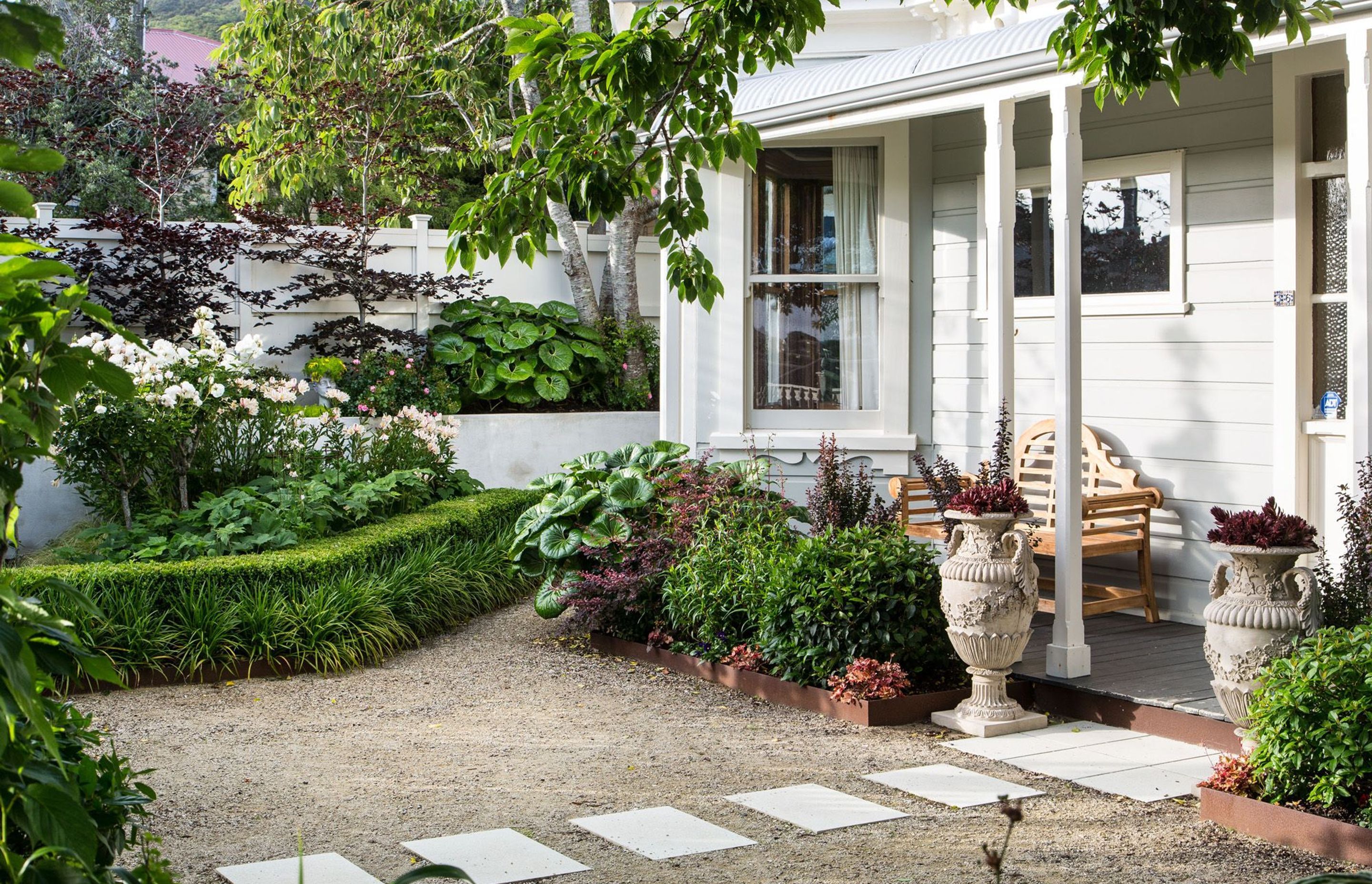Beautiful front garden & entrance courtyard