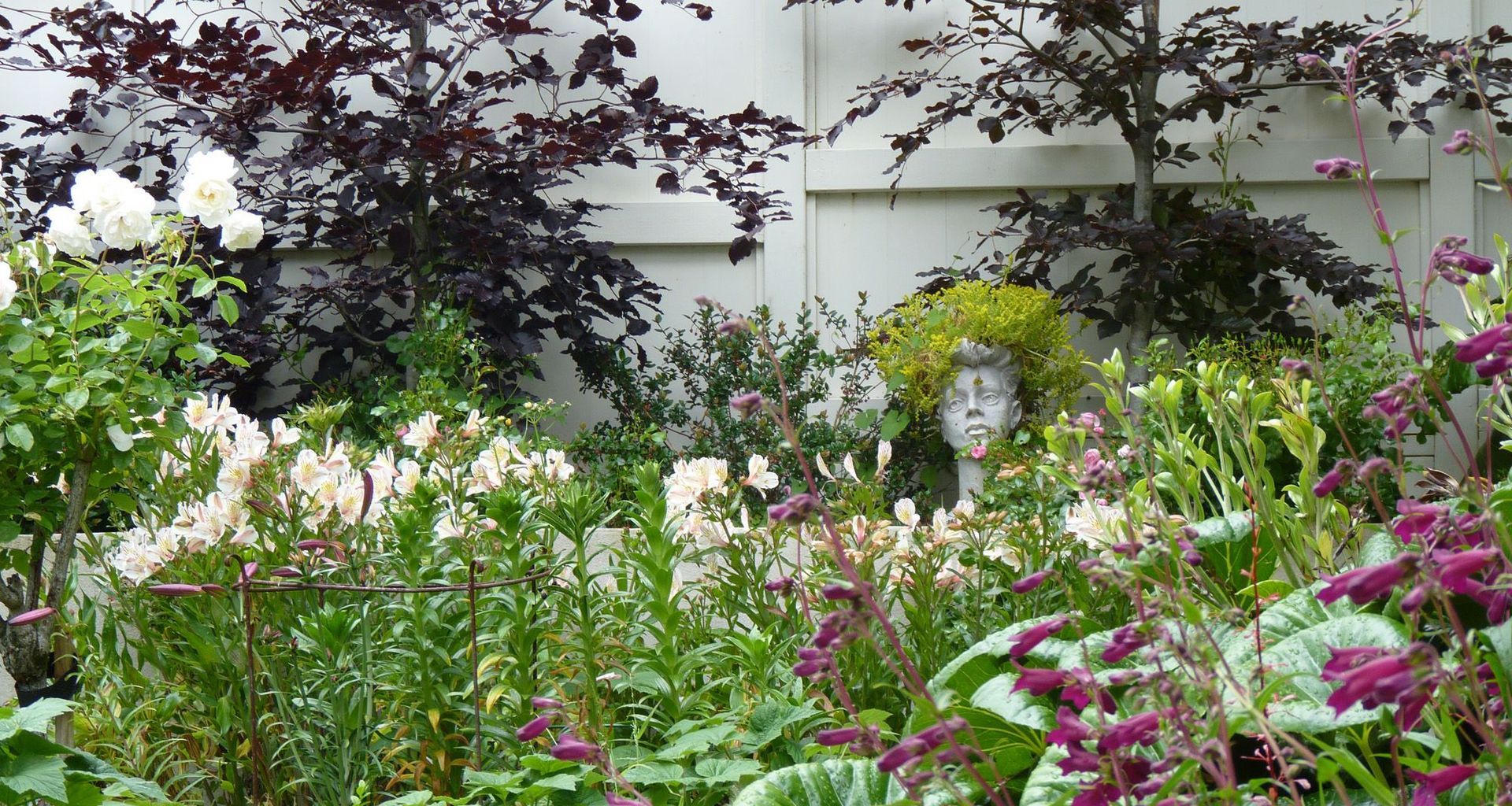 Beauchamp: a family garden for all seasons banner