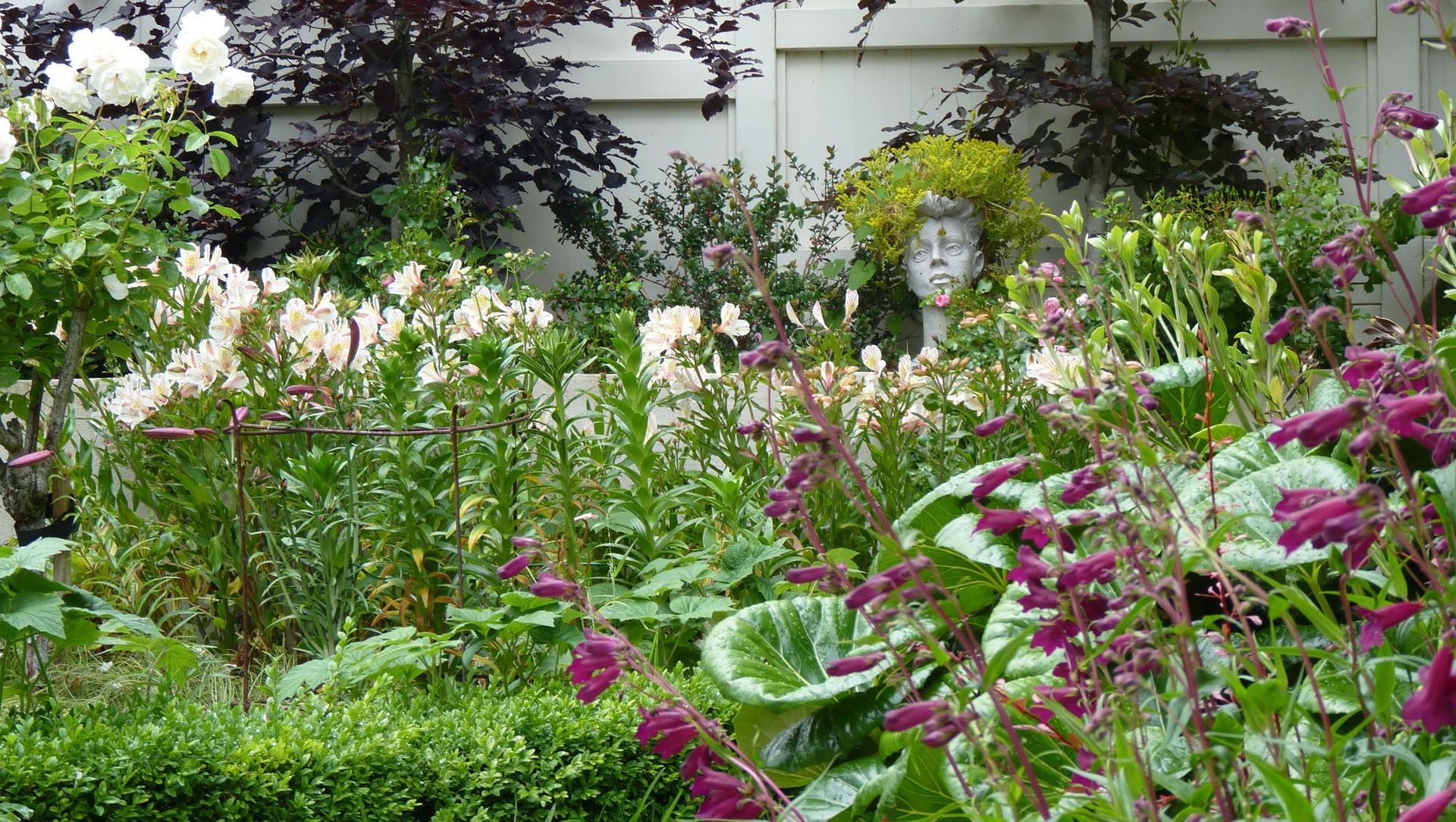 Beauchamp: a family garden for all seasons banner