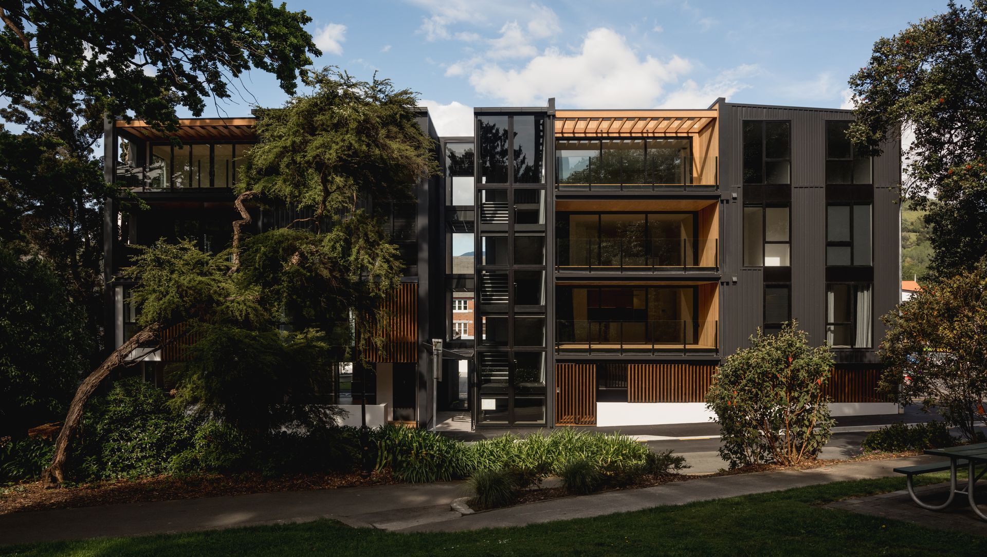 Betts Apartments banner