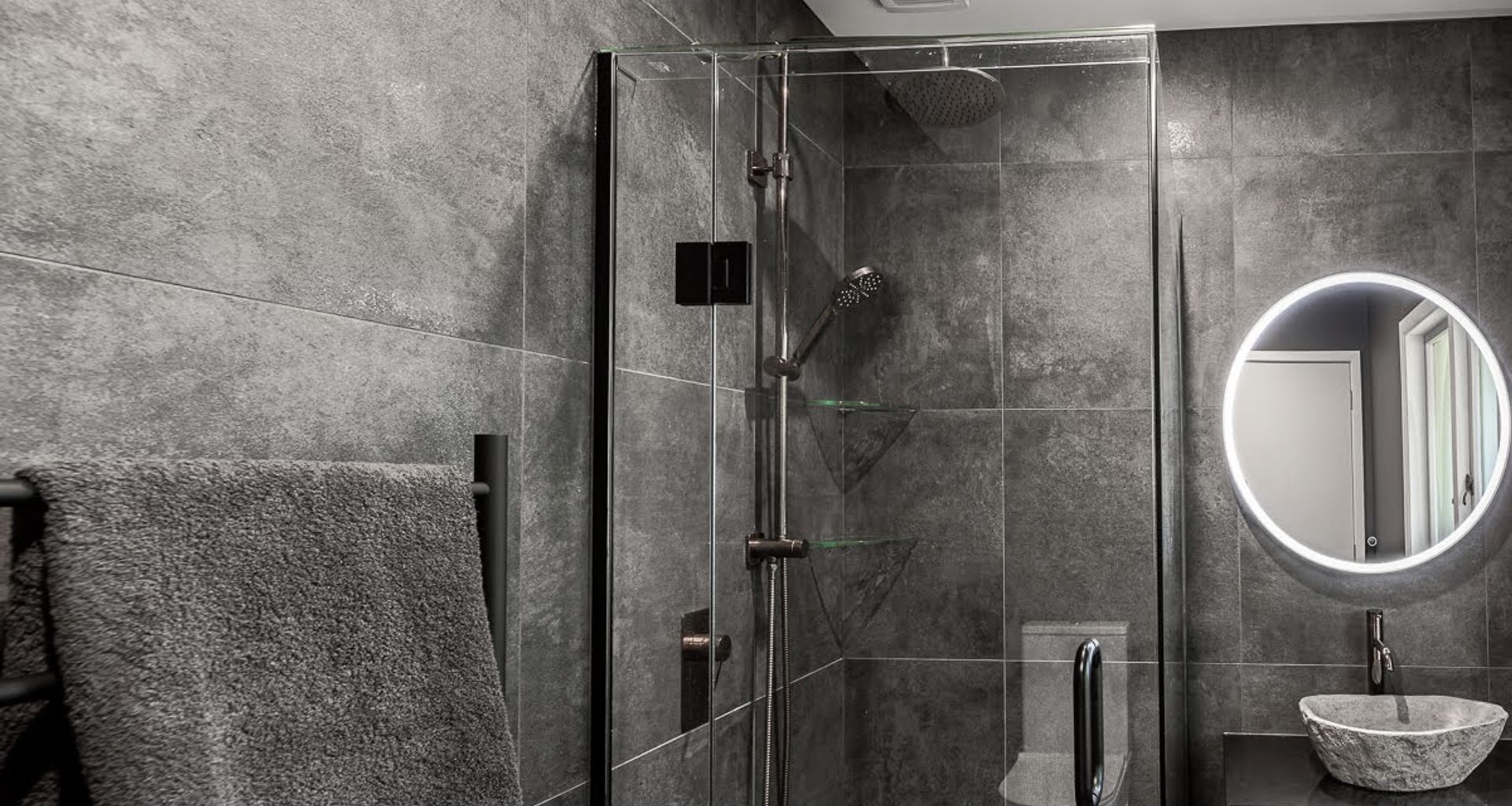 Black Bathroom banner