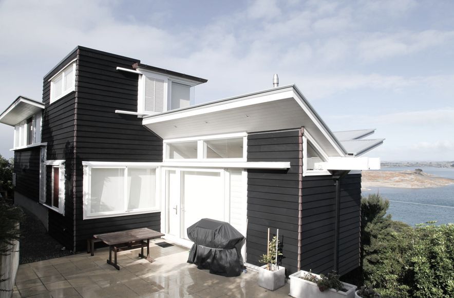 Black & White Home