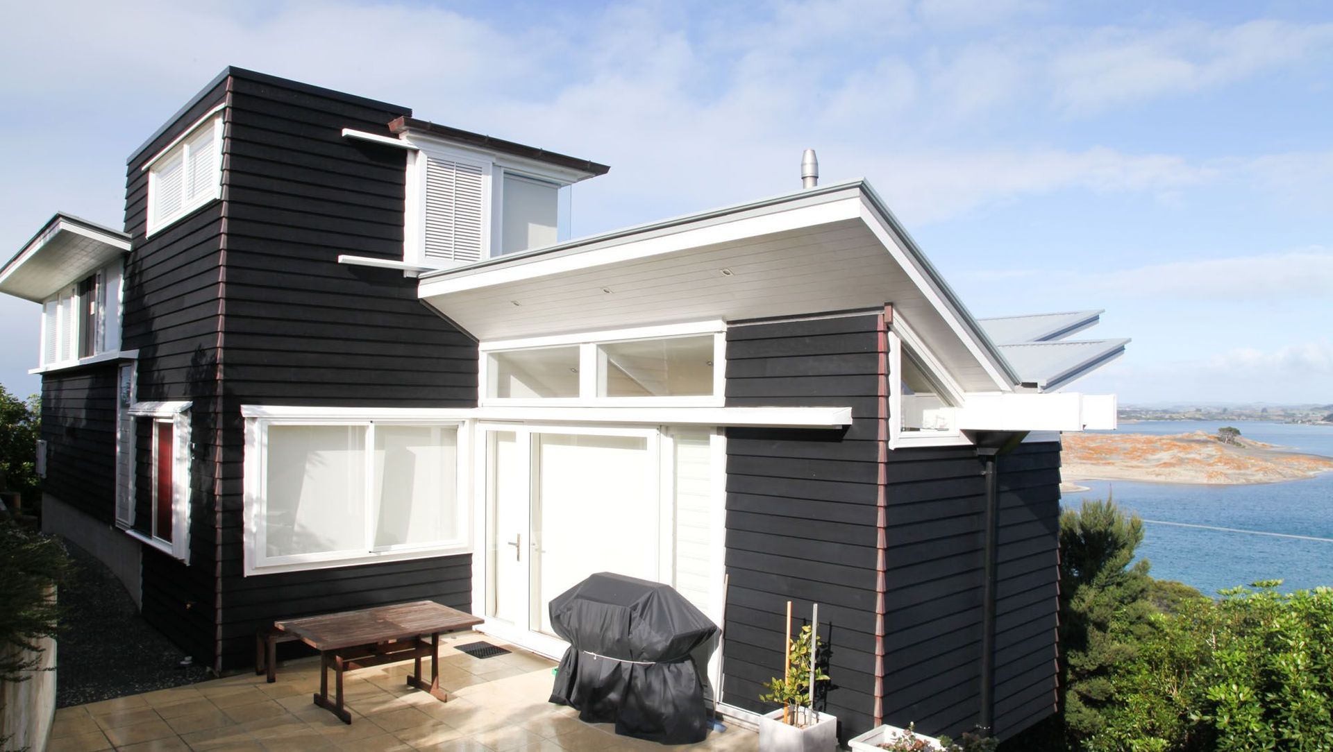 Black & White Home banner