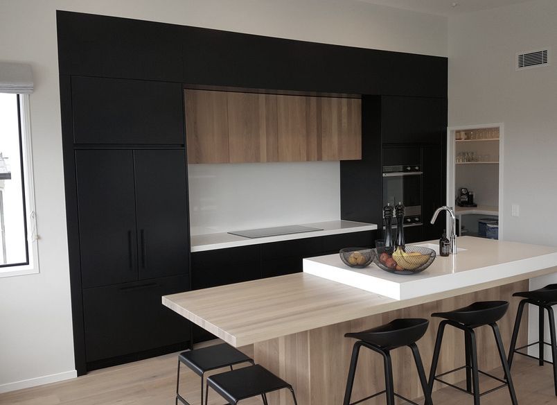 Bold and Minimal