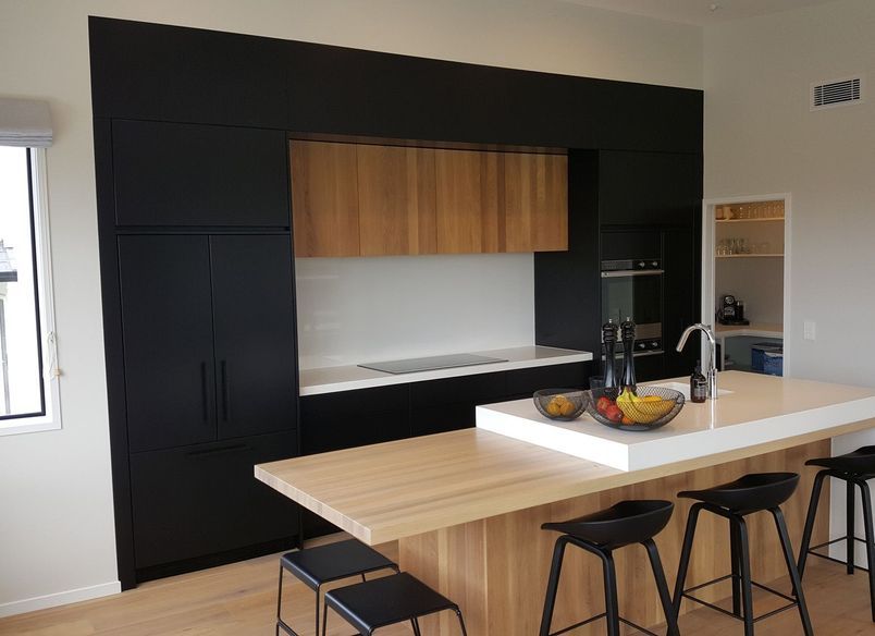 Bold and Minimal