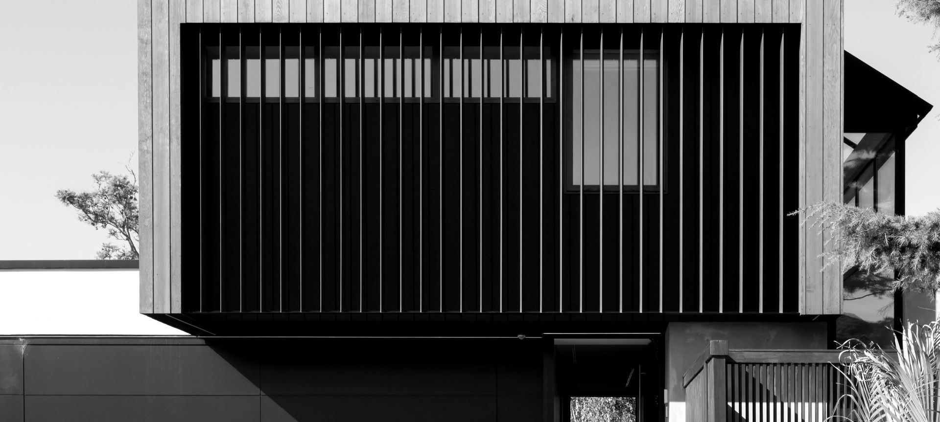 new urban infill 360sqm of house on 325sqm site, lots of concrete, cdear and glass...