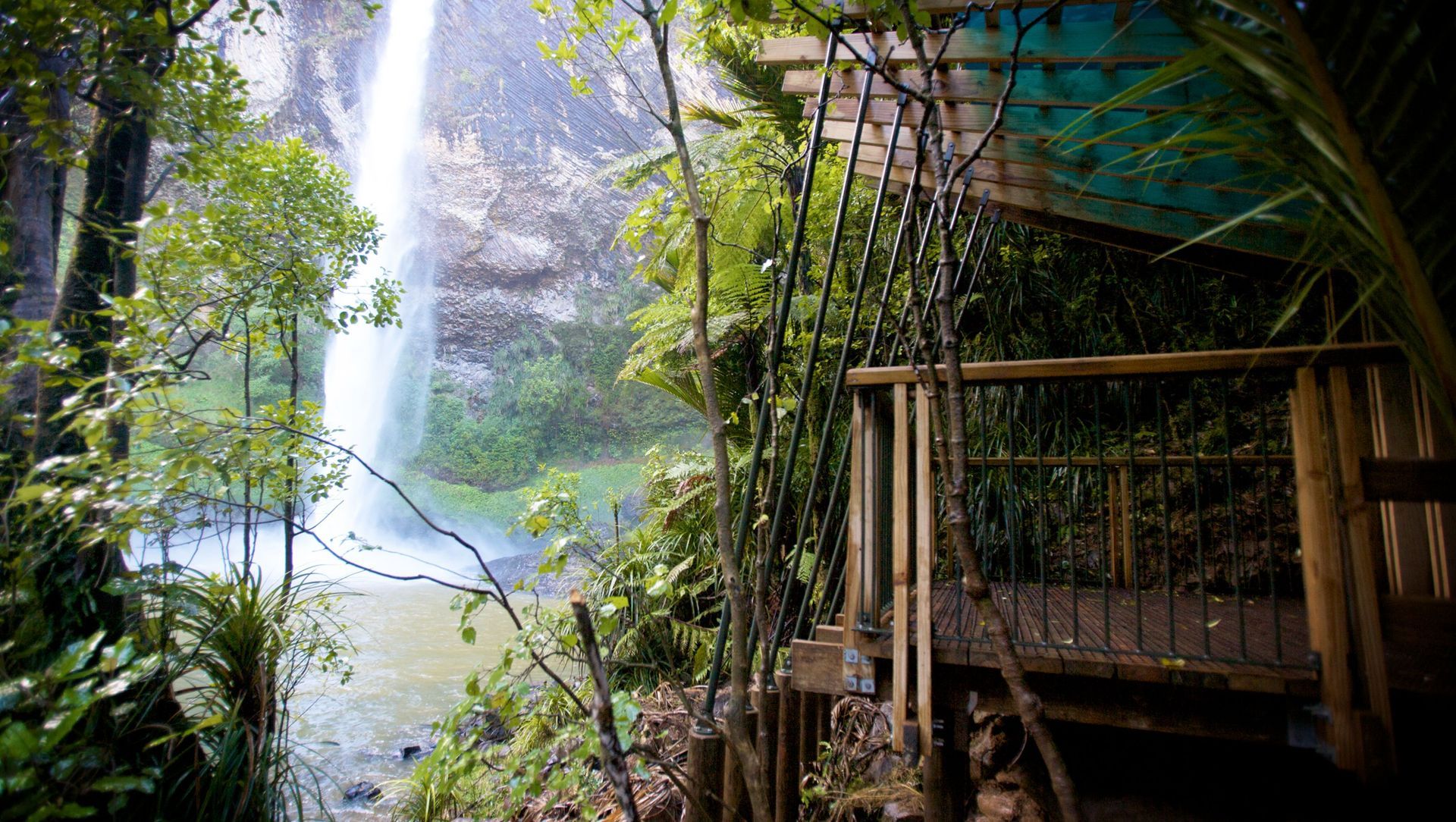 Bridal Veil Falls Viewing Shelter   Search banner