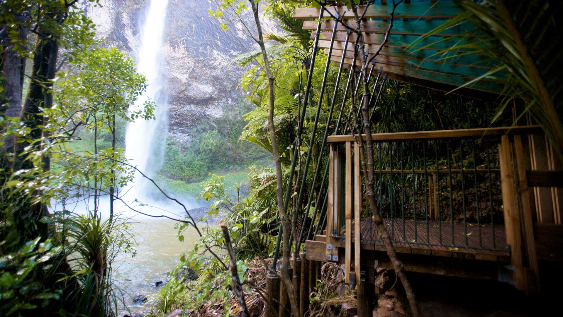 Bridal Veil Falls Viewing Shelter   Search banner