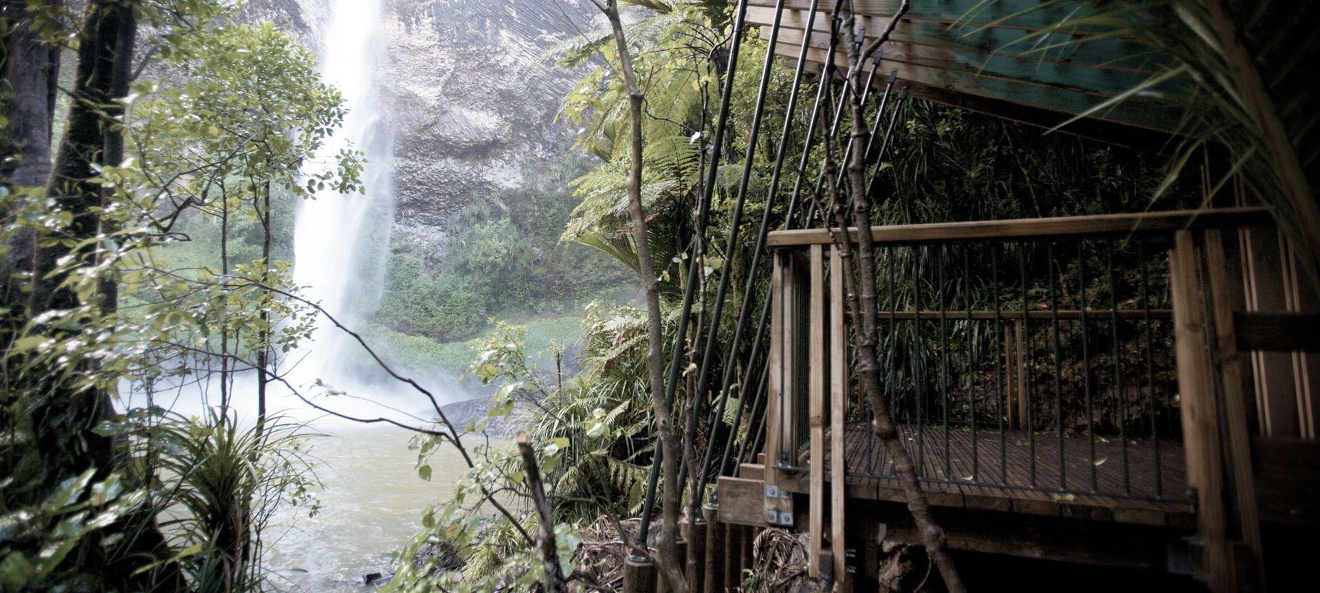 Bridal Veil Falls Viewing Shelter   Search banner