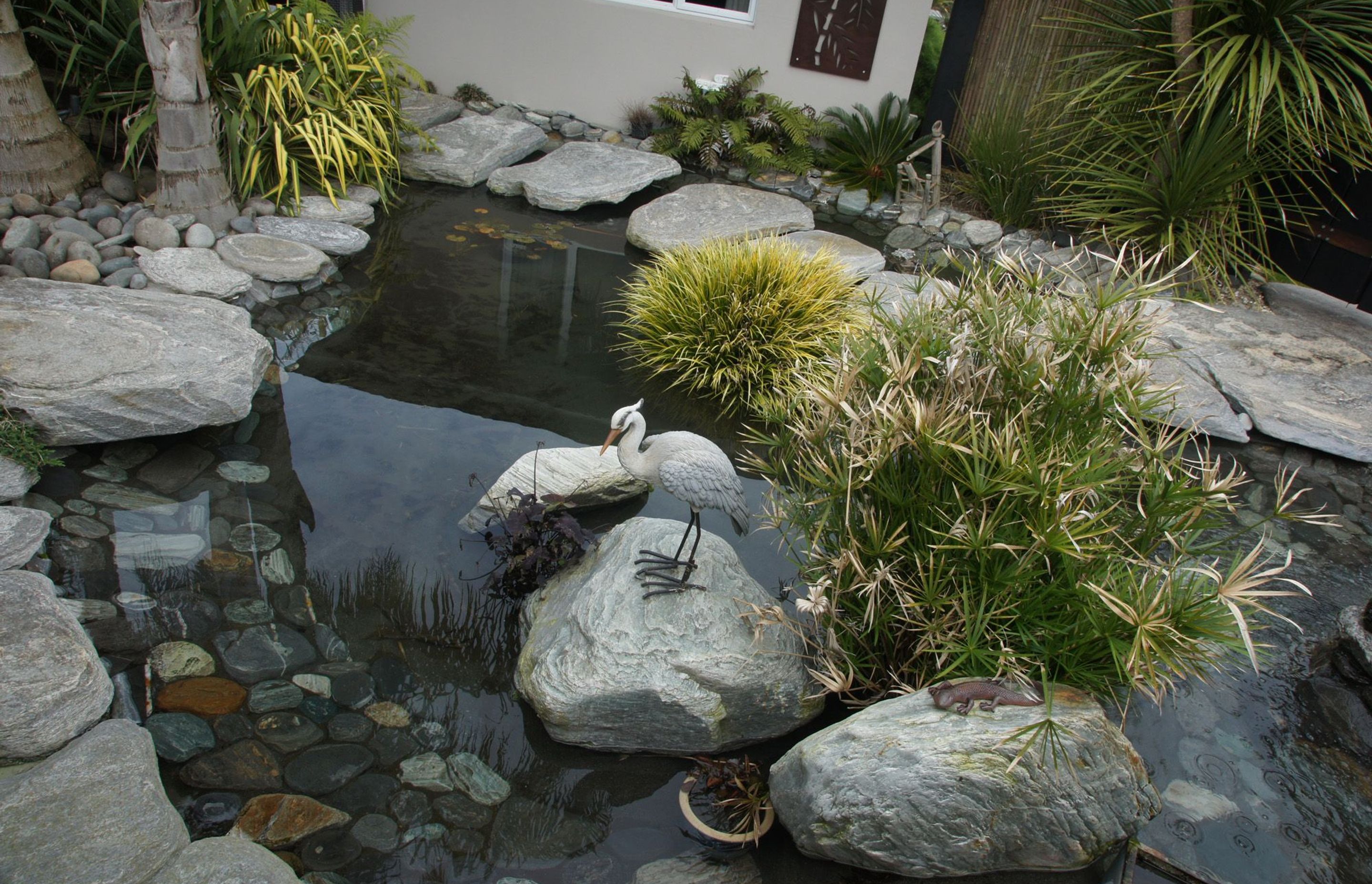 Alpine Gneiss feature rocks with Alpine biscuits as a underwater "beach"